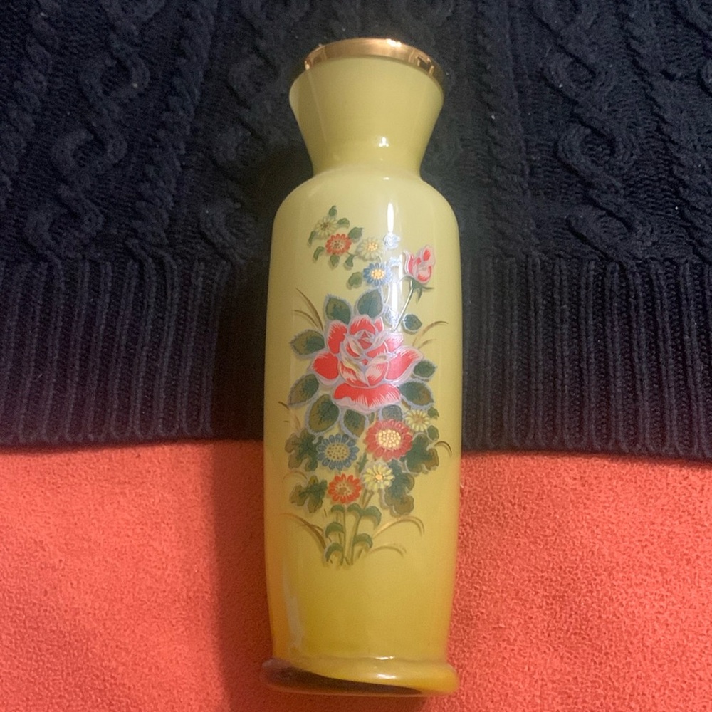 BEAUTIFUL!!! Yellow Bristol Glass Cylinder Flower Vase Gold trim… SUPER BUY!